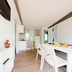 Κάμπινγκ New In Village