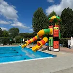 Κάμπινγκ New In Village