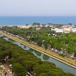 New In Village Κάμπινγκ *