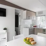 Κάμπινγκ New In Village