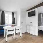 New In Village Κάμπινγκ