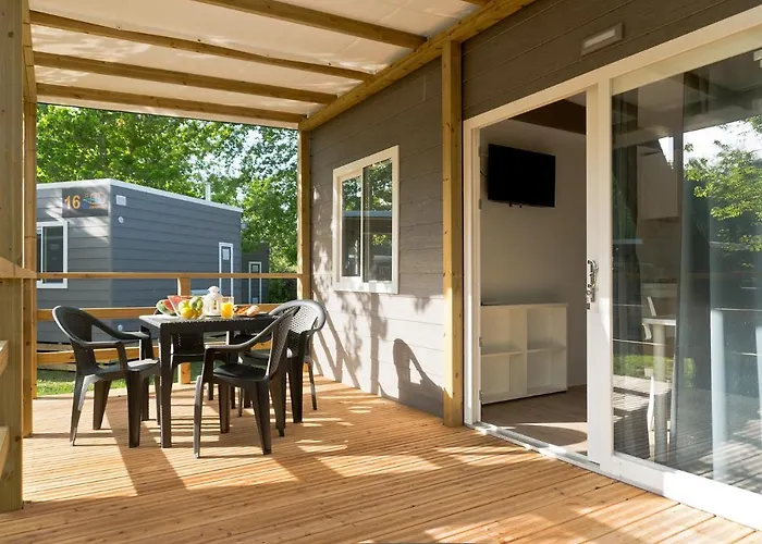 New In Village Кемпинг