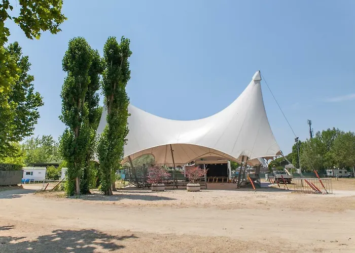 New In Village Parque de Campismo